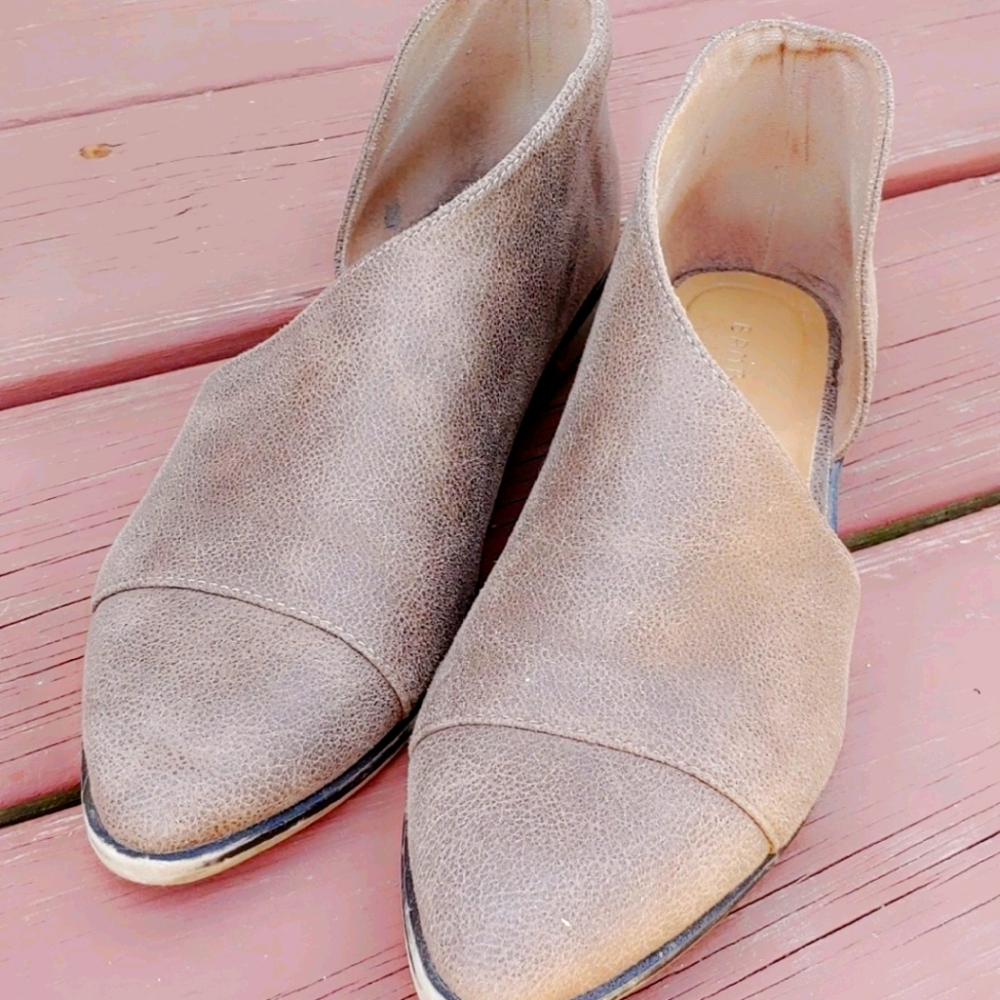 Side cut pointed flats